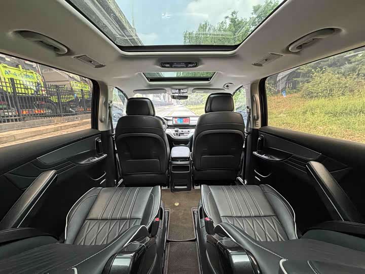 Roewe iMax 8 2021 2021款 400TGI 旗舰版