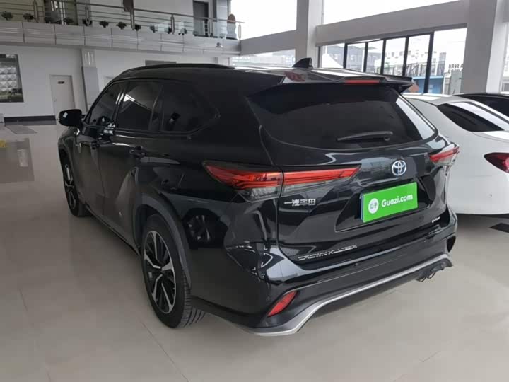 Фото 5 - Toyota Crown Kluger
