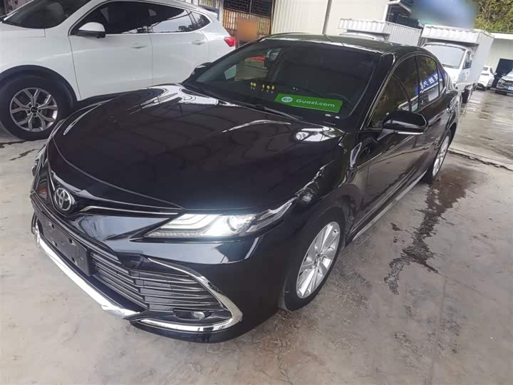 Фото 1 - Toyota Camry