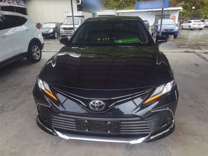 Фото 3 - Toyota Camry