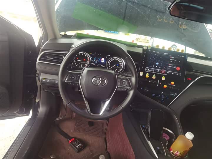 Фото 7 - Toyota Camry