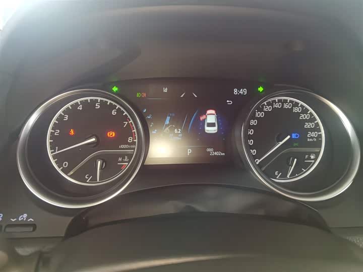 Фото 8 - Toyota Camry
