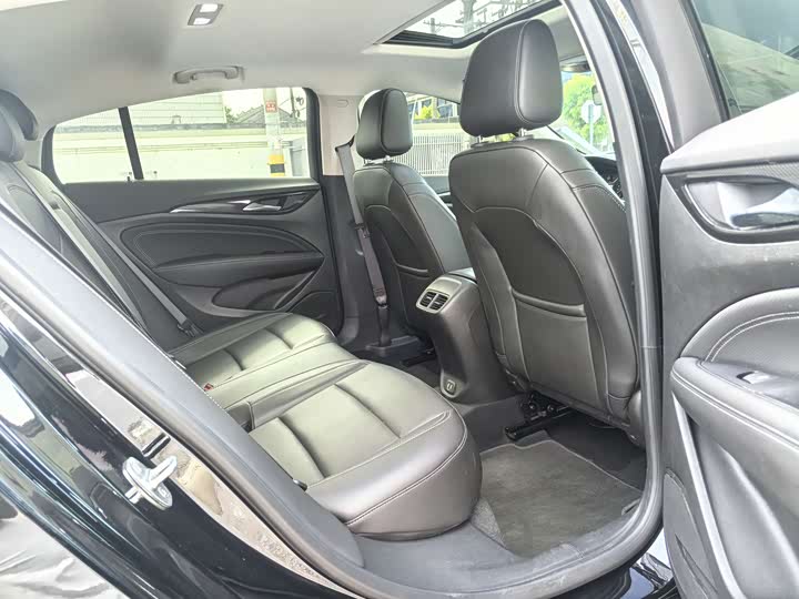 Zdjęcie 7 - Buick Regal