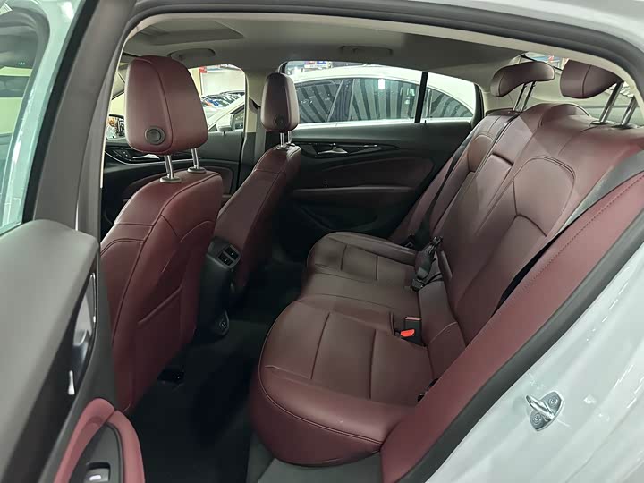 Buick Regal 2025 2025款 28T 纵享版