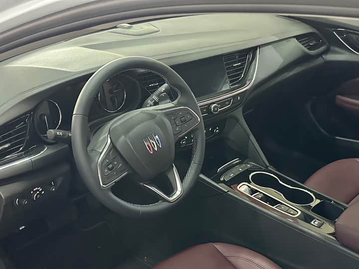 Buick Regal 2025 2025款 28T 纵享版