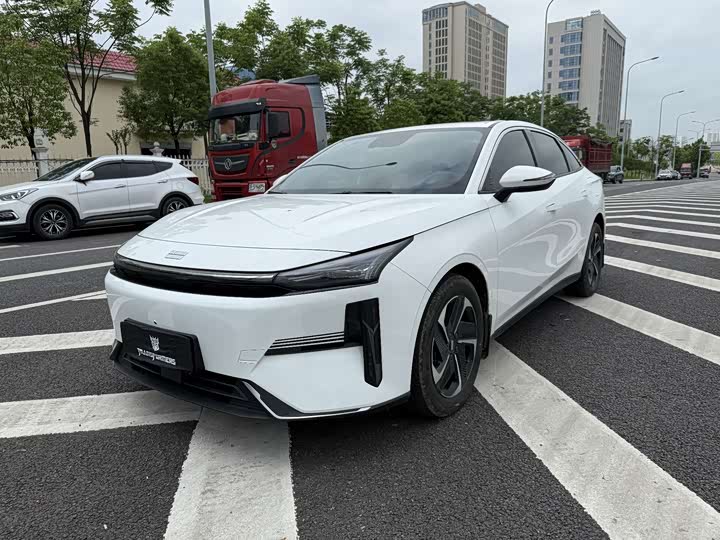 Zdjęcie 1 - Geely Galaxy L6