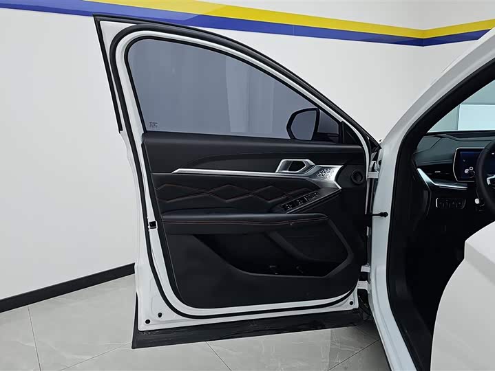 Zdjęcie 7 - Haval F7 (Monster)