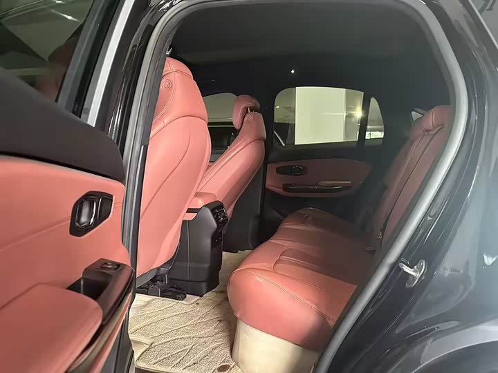 Фото 6 - Nio EC6