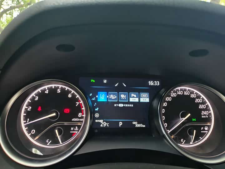 Фото 9 - Toyota Camry