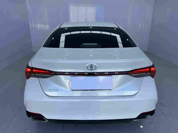 Фото 4 - Toyota Avalon