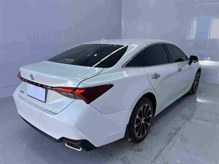 Фото 5 - Toyota Avalon