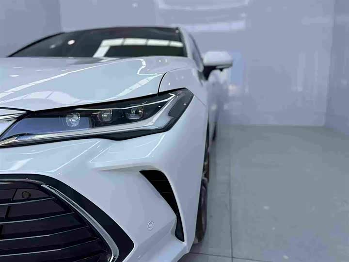 Фото 7 - Toyota Avalon