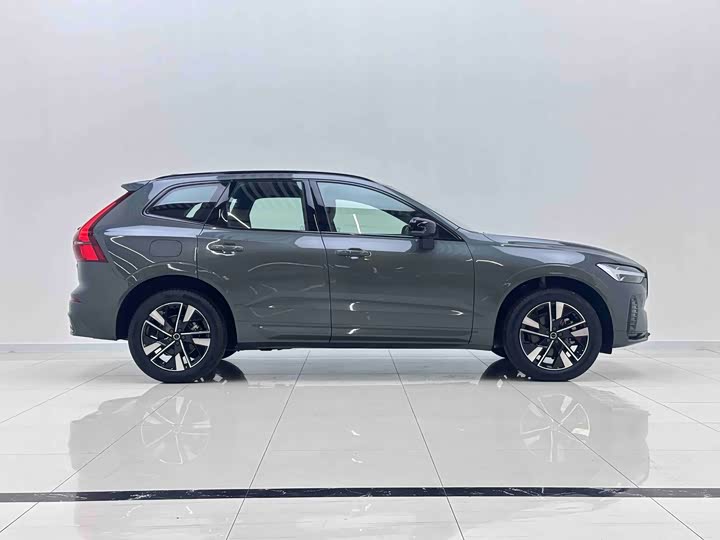 Volvo XC60 2026 2026款 B5 四驱智远运动版