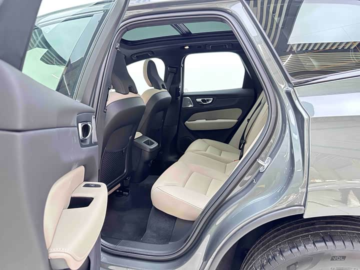 Volvo XC60 2026 2026款 B5 四驱智远运动版