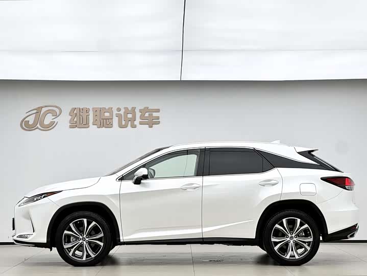 Фото 7 - Lexus RX