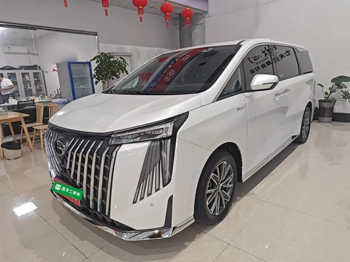 Фото 2 - GAC Trumpchi M8