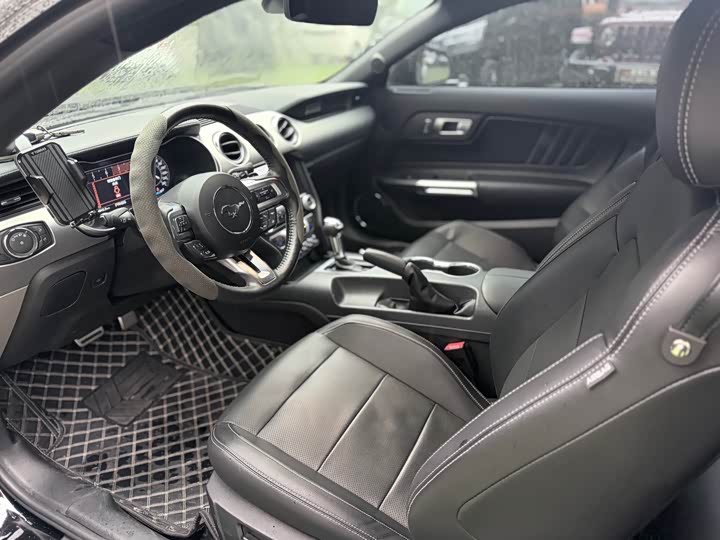 Фото 7 - Ford Mustang