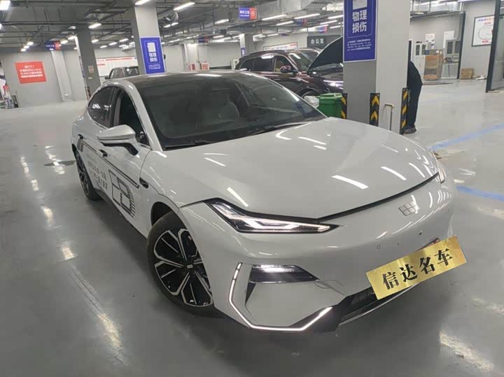 Фото 2 - Geely Galaxy E8