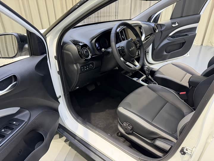 Kia KX1 2021 2021款 1.4L CVT趣享天窗款