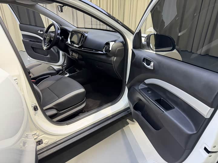 Kia KX1 2021 2021款 1.4L CVT趣享天窗款