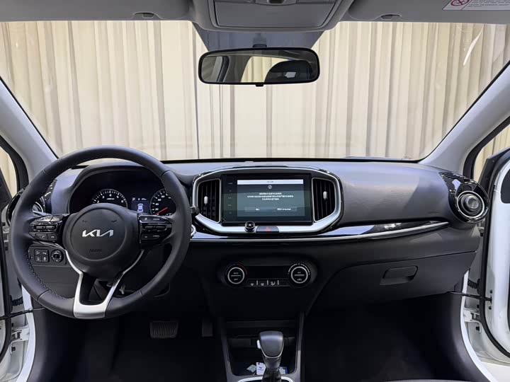 Kia KX1 2021 2021款 1.4L CVT趣享天窗款