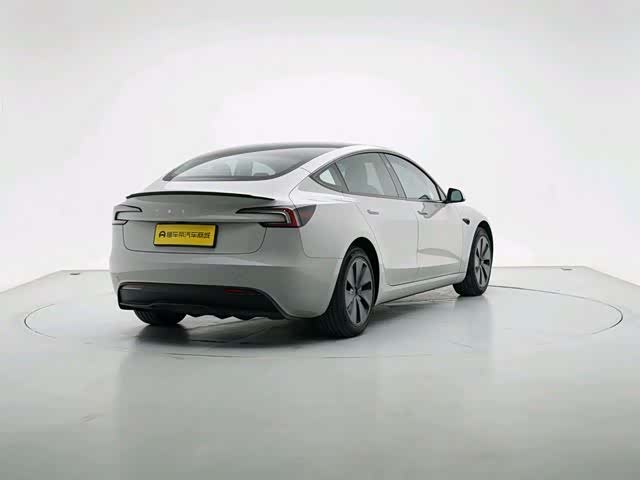 Photo 5 - Tesla Model 3