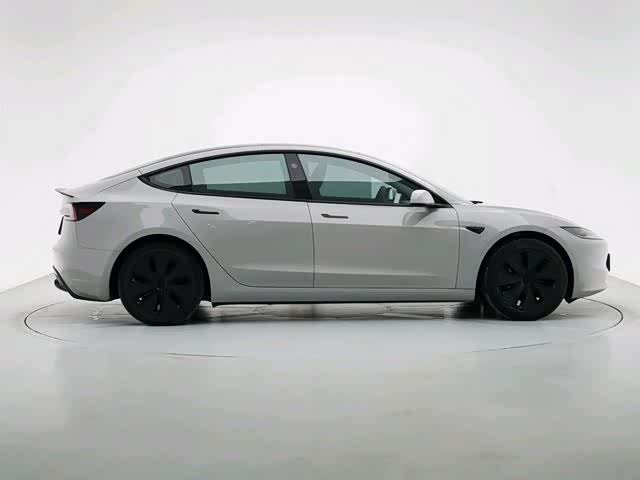 Photo 8 - Tesla Model 3