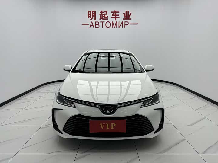 Фото 2 - Toyota Corolla