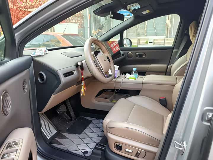Photo 4 - LiXiang i6