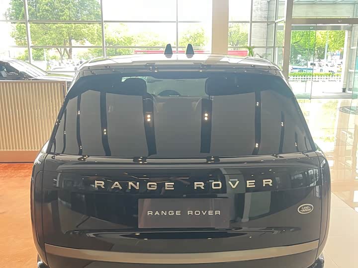 Land Rover Range Rover 2026 2026款 3.0 L6 360PS SE标轴版