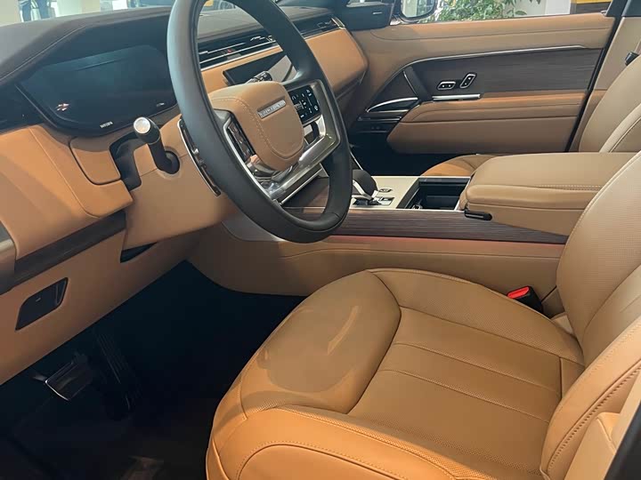 Land Rover Range Rover 2026 2026款 3.0 L6 360PS SE标轴版