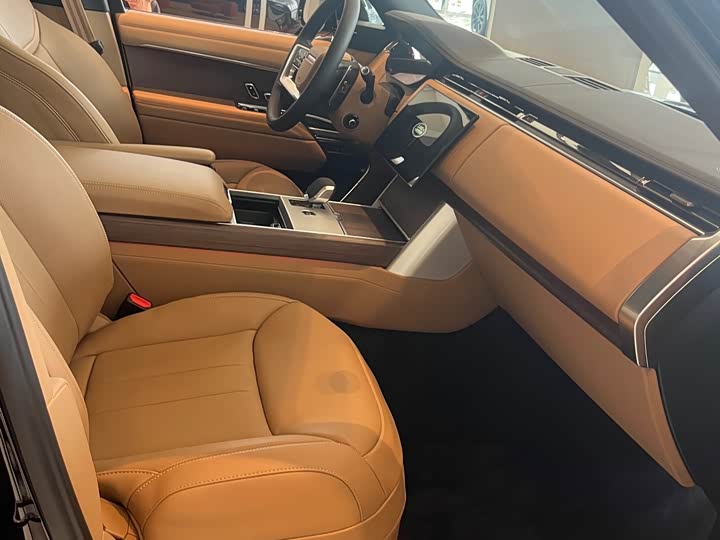Land Rover Range Rover 2026 2026款 3.0 L6 360PS SE标轴版