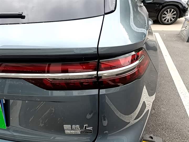 Geely Monjaro 2026 2026款 东方曜 2.0TD 自动望月版
