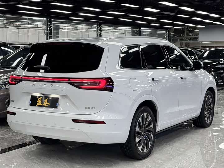 Aito M7 2022 2022款 1.5T 四驱豪华版