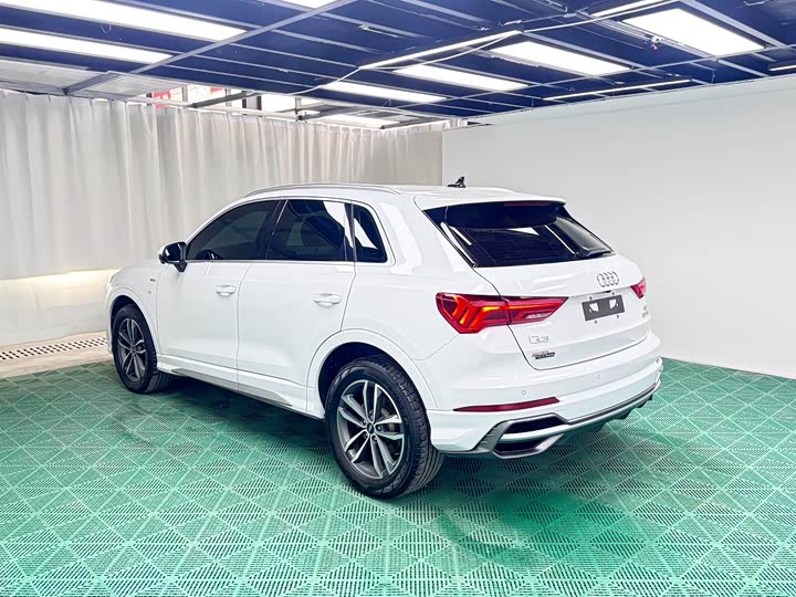 Фото 4 - Audi Q3