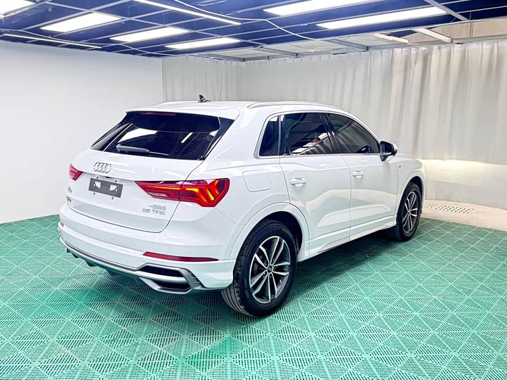 Фото 6 - Audi Q3