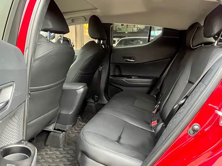 Фото 7 - Toyota Izoa