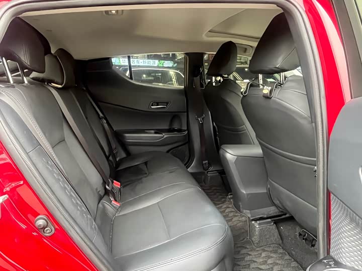Фото 8 - Toyota Izoa