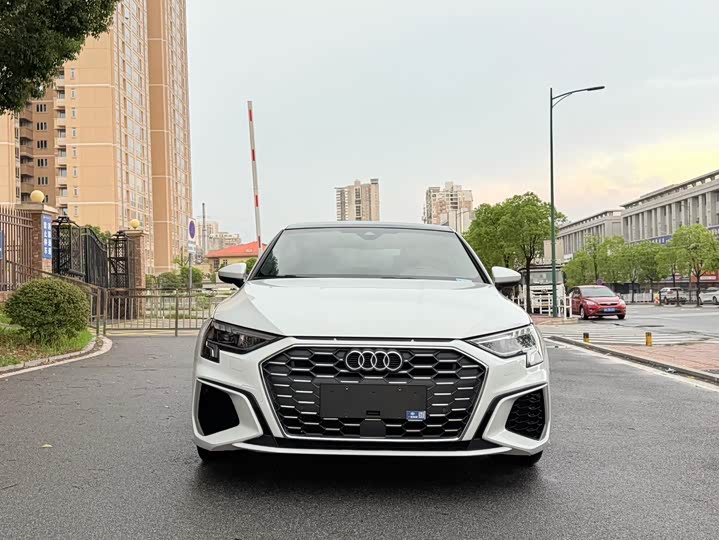 Фото 2 - Audi A3
