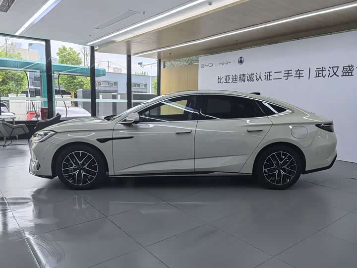 BYD Seal 07 DM-i Hybrid 2025 2025款 智驾版 DM-i 1.5L 125km 尊贵型