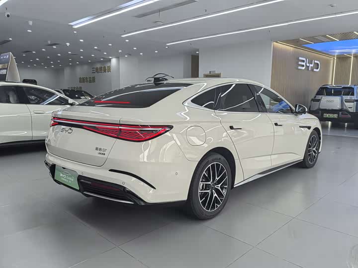 BYD Seal 07 DM-i Hybrid 2025 2025款 智驾版 DM-i 1.5L 125km 尊贵型