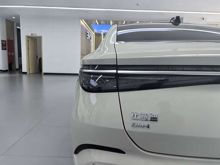 BYD Seal 07 DM-i Hybrid 2025 2025款 智驾版 DM-i 1.5L 125km 尊贵型