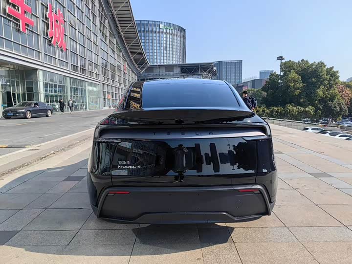 Tesla Model Y 2026 2026款 后轮驱动版