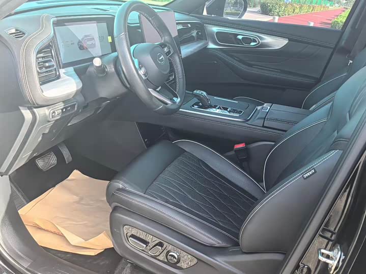 GAC Trumpchi GS8 2024 2024款 领航系列 2.0TGDI 两驱豪华智联版 7座