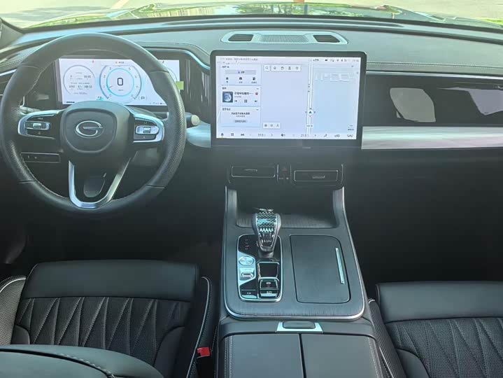 GAC Trumpchi GS8 2024 2024款 领航系列 2.0TGDI 两驱豪华智联版 7座