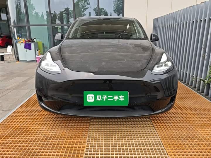 Zdjęcie 3 - Tesla Model Y