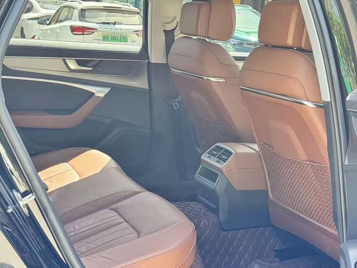 Photo 7 - Audi A6L