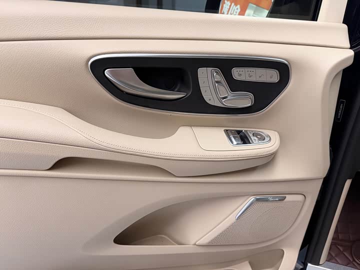 Mercedes-Benz V-Class 2022 2022款 V 260 L 长轴距豪华版
