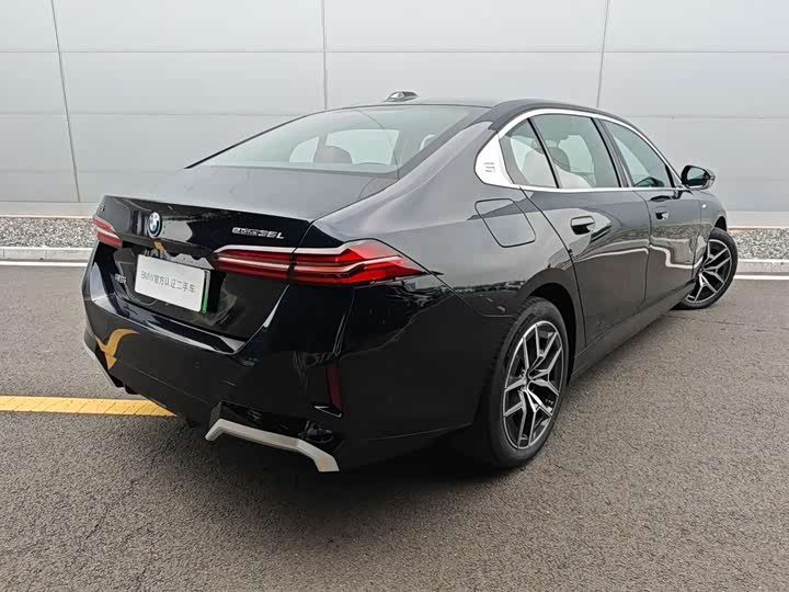 BMW i5 2025 2025款 eDrive 35L M运动套装
