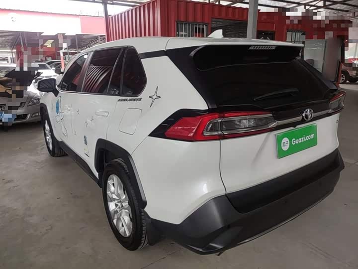 Фото 5 - Toyota Wildlander